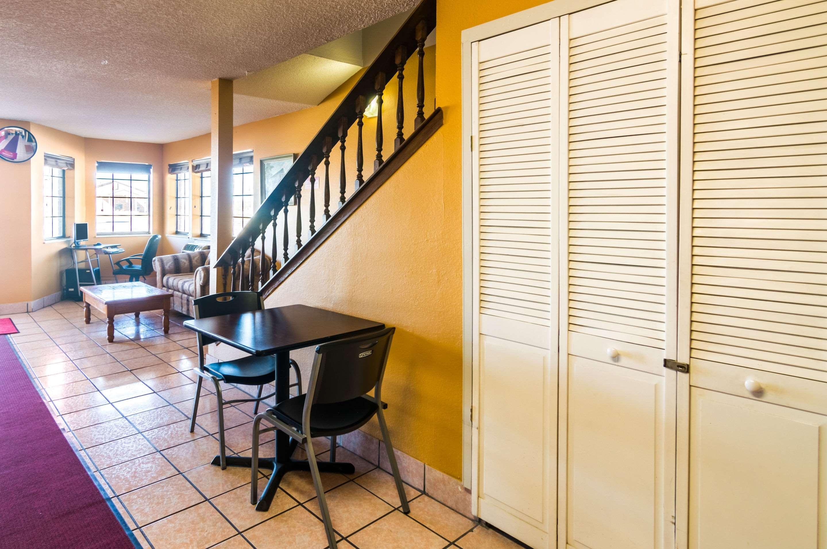 Econo Lodge Dumas Buitenkant foto